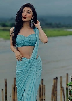 Oviya Darnal